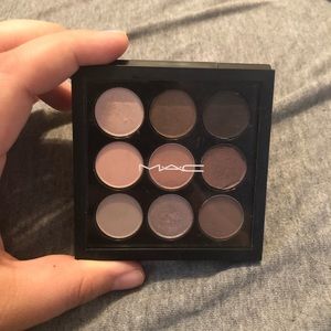 Mac eyeshadow palette in Dusty Rose